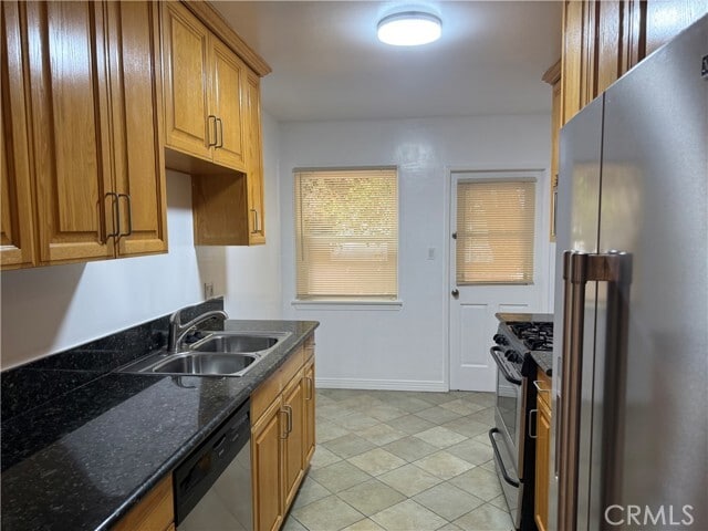 Photo - 5901 woodman Ave