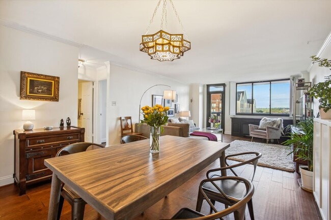 Photo - 801 N Pitt St