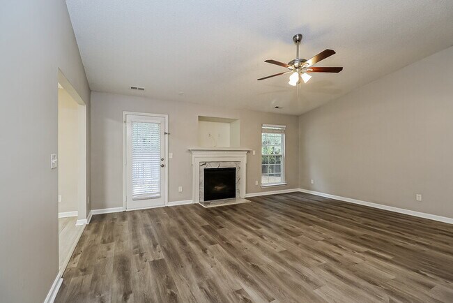 Photo - 7039 Lowen Rd