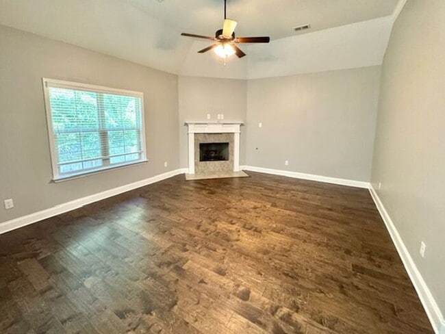 Photo - Now Leasing A Spacious 4 Bedroom 2 Bath Ho...