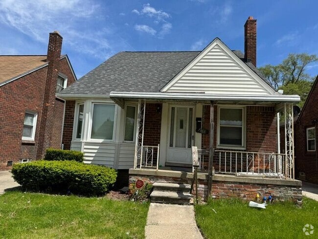Building Photo - Detached Garage- 2 bathrooms - Section 8 A... Rental