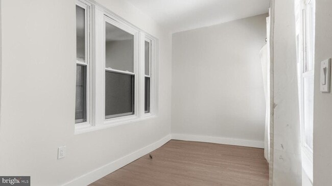 Photo - 5981 N 21st St