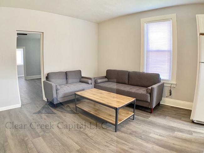 502 Chartiers Ave Unit B