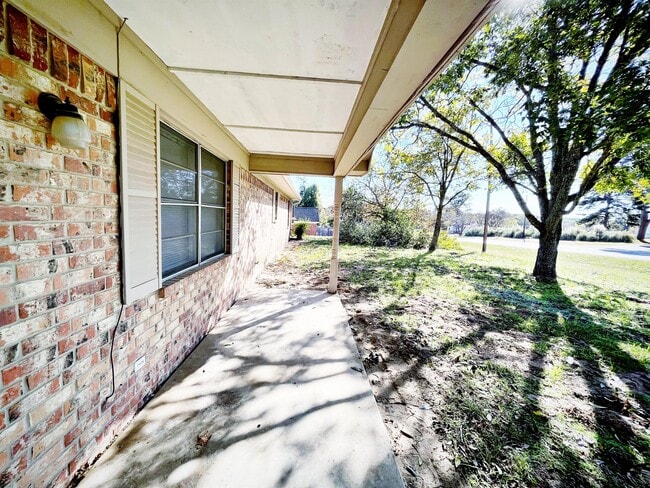 Photo - 16943 FM2964