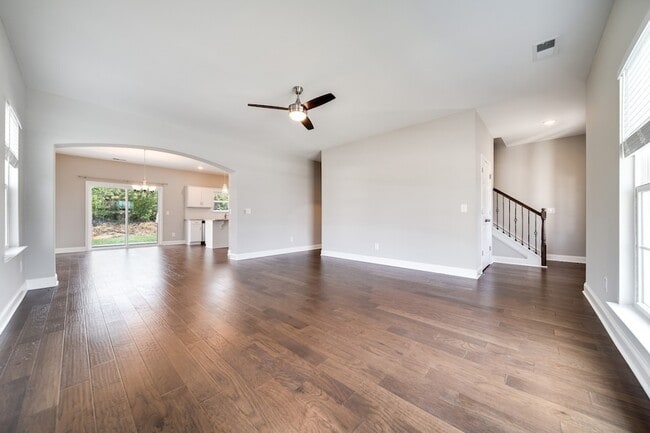 1398 Wentworth Dr