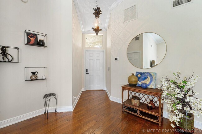 2530 La Lique Cir