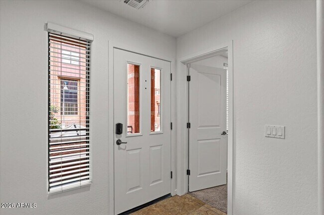 Photo - 330 S Farmer Ave