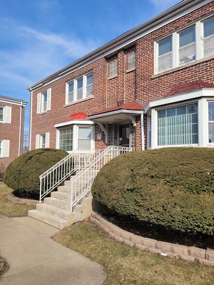 Building Photo - 314 E 83rd St Unit 1