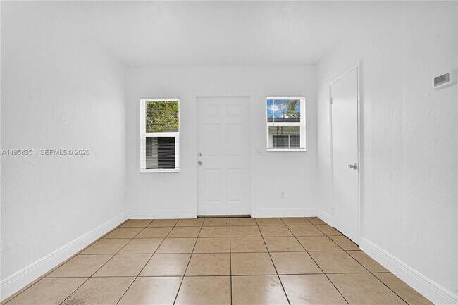 Photo - 1960 SW 41st Ave Unit 3