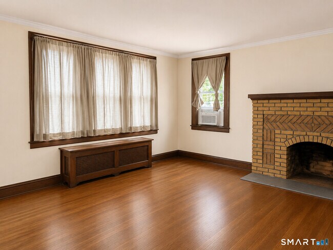 Photo - 18 Fleetwood Ave