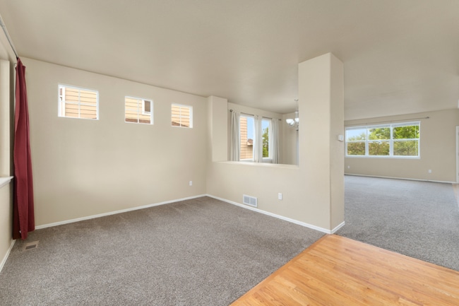 Photo - 7 Triangle Dr