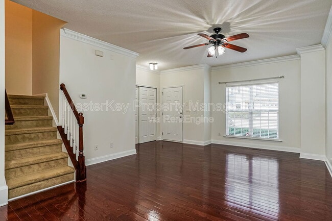 Photo - 335 Anterbury Dr