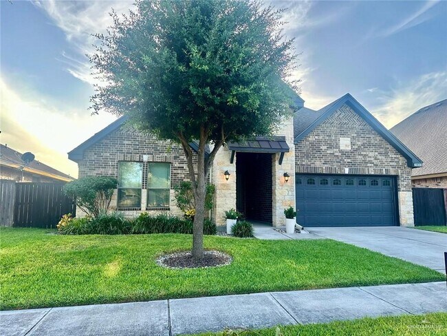 Building Photo - 3900 Santa Maria St Rental
