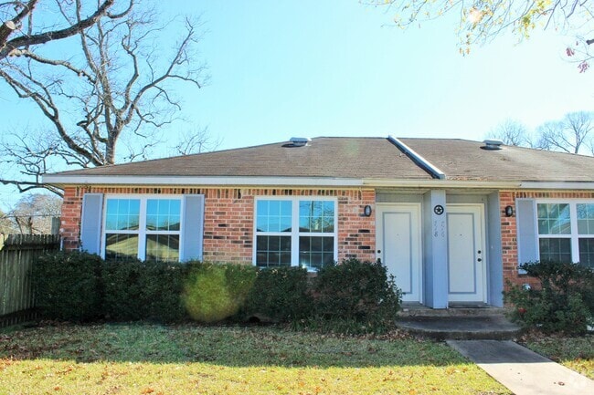 Building Photo - 718 S Chappell Hill St Rental