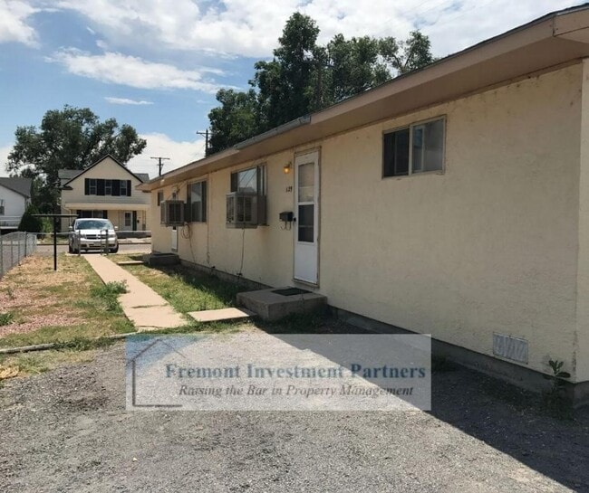 Building Photo - 1127 Crystal Pl