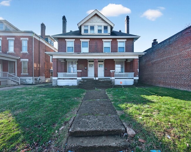 Building Photo - 1619 E Main St