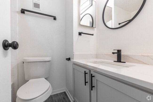2BR, 2.5BA - 1,100SF - Main Bathroom - Cimarron Place Apartments