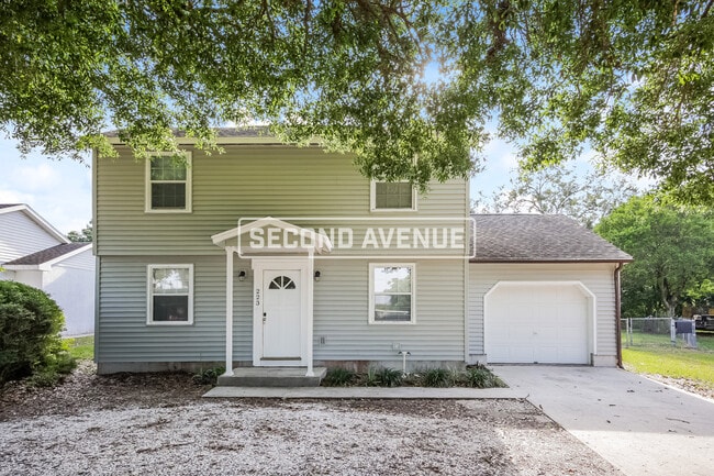 Building Photo - 223 Carla Ann Ct