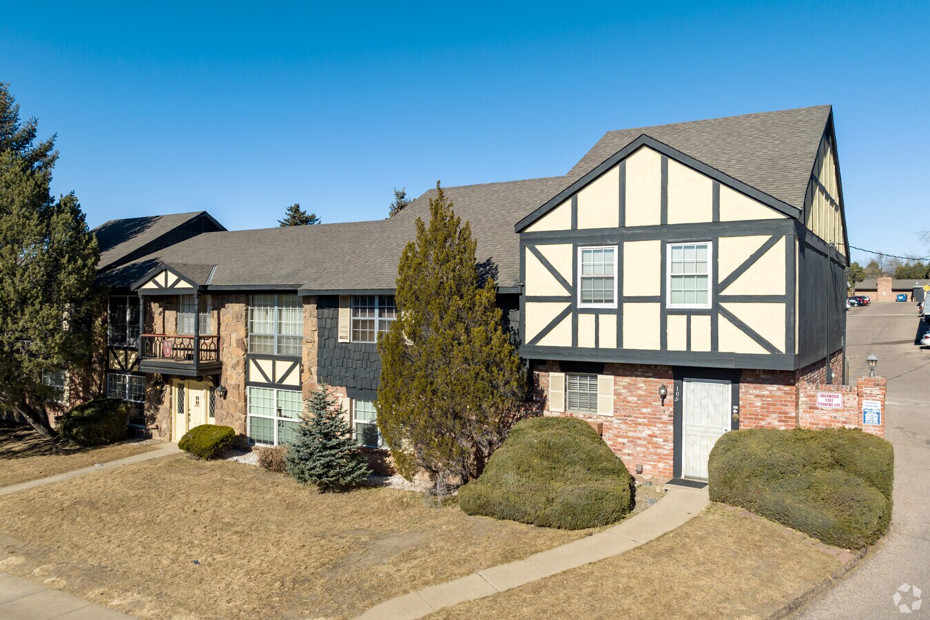 Photo - 2902 Airport Rd