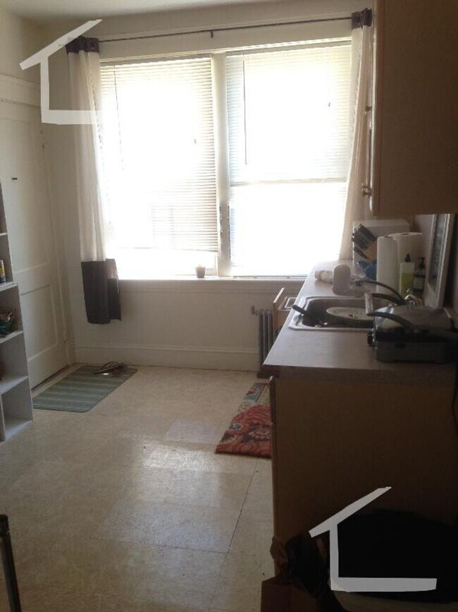 Photo - Great 3 Bed Available 11/1 in Brookline