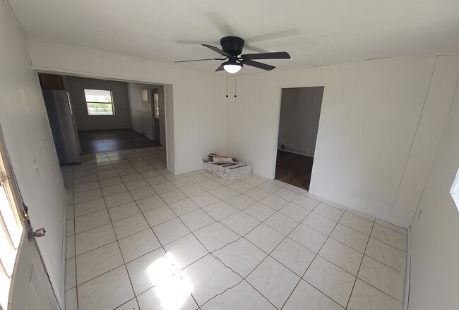 Photo - 221 Edison Drive