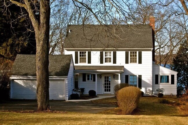 Photo - 1215 Farwell Dr