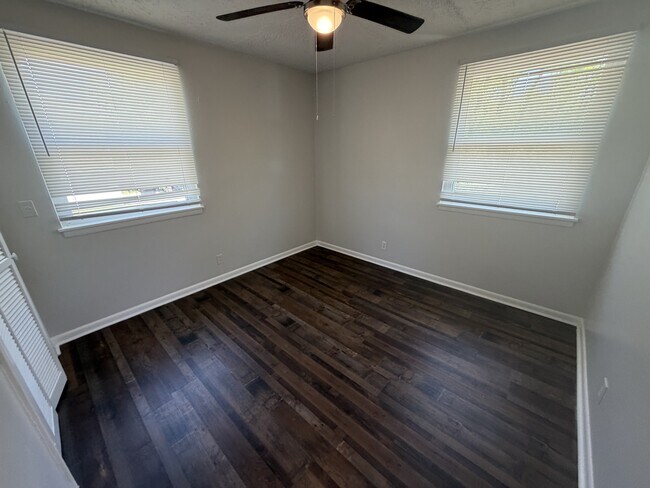 Photo - 165 Vulco Dr