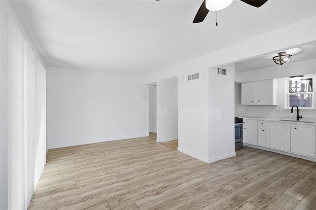 Photo - 2705 Windswept Cove Unidad 101