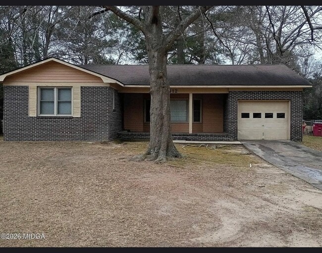 Building Photo - 2412 Shea Dr