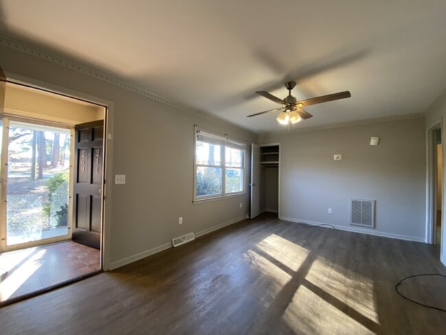 Photo - 2 Bedroom | 1 Bathroom | Walk to Downtown Simpsonville | Available Now