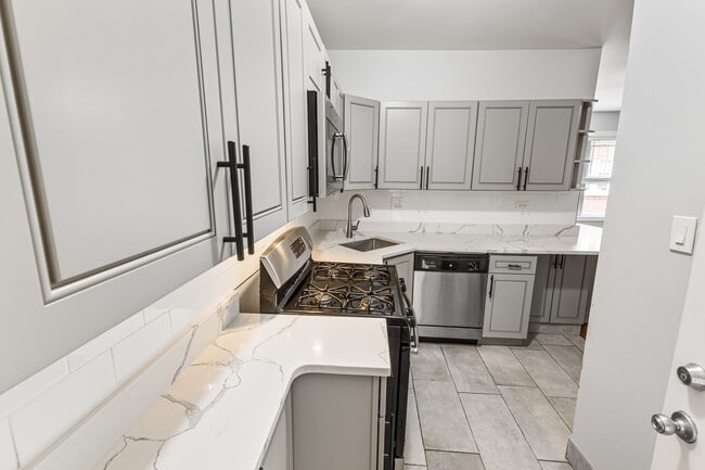 Photo - 6112 N Winthrop Ave Unit 1W