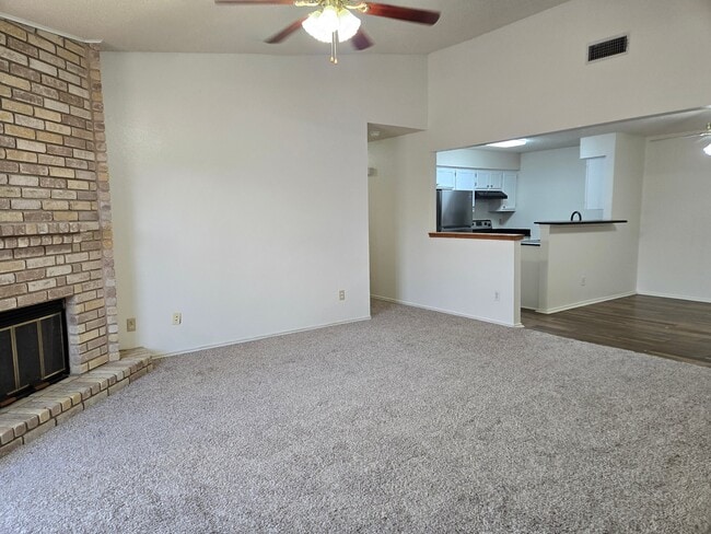 Photo - 1106 Buttercup Cir