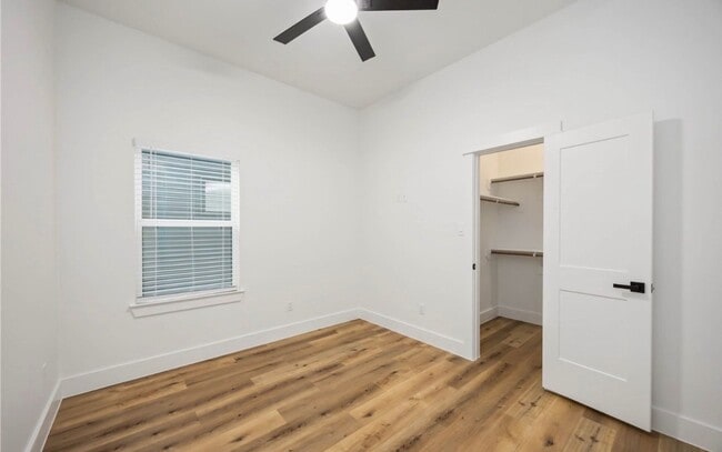 Photo - 8007 Cora St