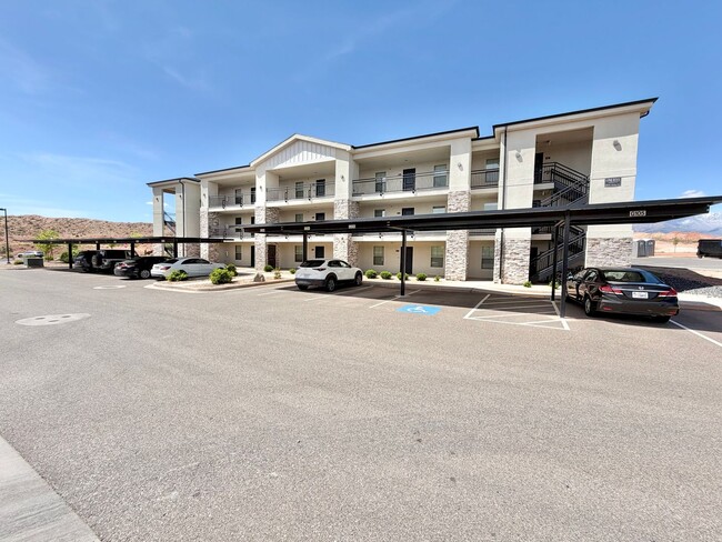 Photo - 2 Bed Lone Rock Condo!