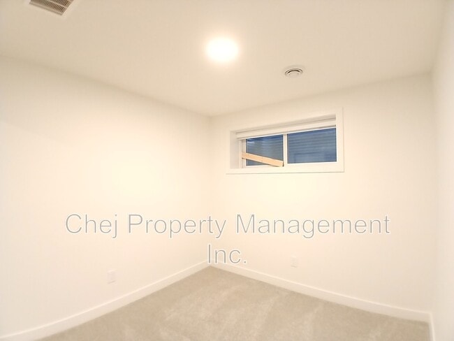 Photo - 5098 River’s Edge Wy NW Unité Lower