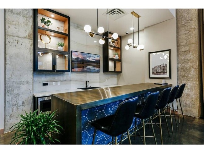 Photo - 728 N 3rd St Unidad 207