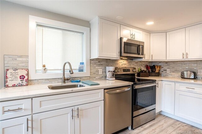 Photo - 1025 Fairfield Beach Rd