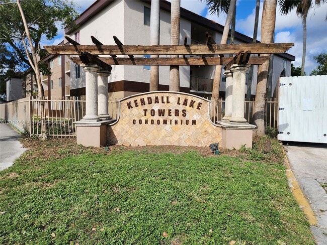 Building Photo - 15241 SW 80th St Unit 201