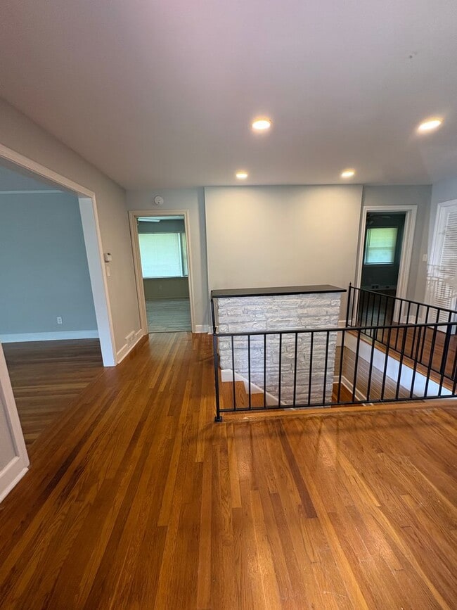 Photo - 3224 Robinhood Rd