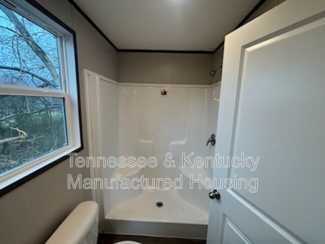 Photo - 210 Eller Dr