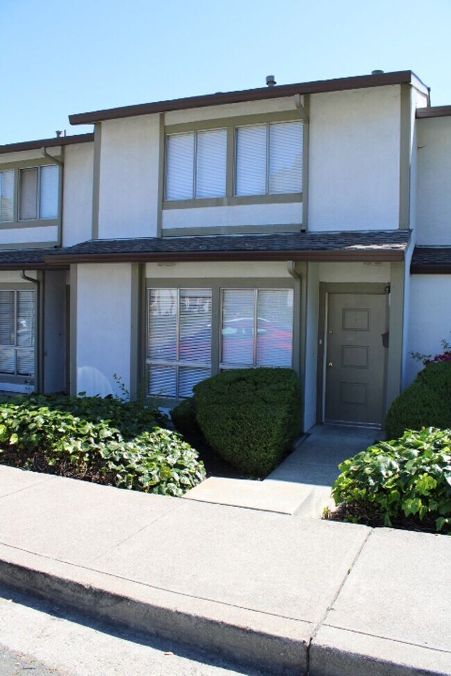 PENDING 1205 Marionola Way, Pinole CA (Cro... - PENDING 1205 Marionola Way, Pinole CA (Cro... House