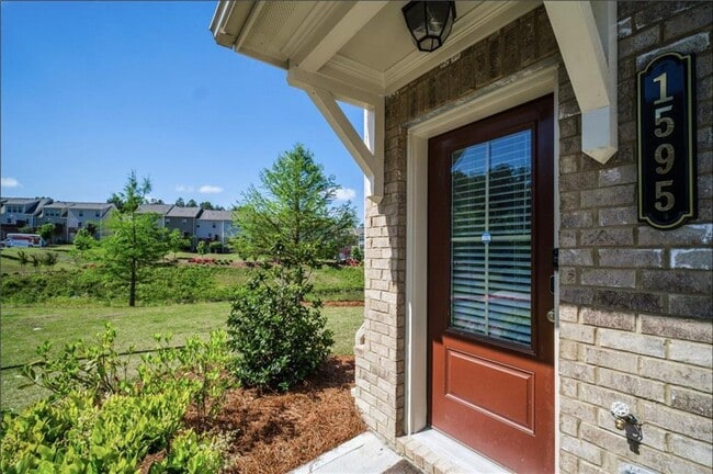 Photo - 1595 Ridgebrook Downs