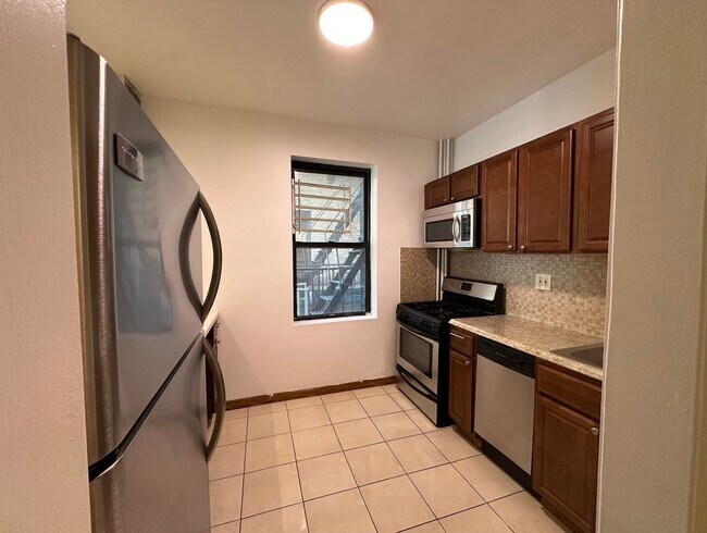 Photo - 429 Fairmount Ave