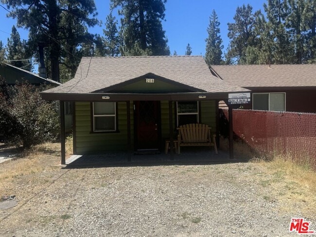 Building Photo - 208 E Mountain View Blvd