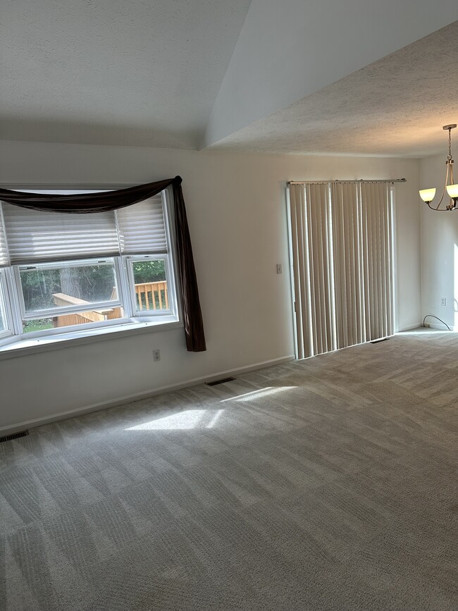 637 Strand Pond Cir