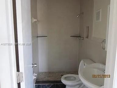 Photo - 2410 NW 34th St Unit 2