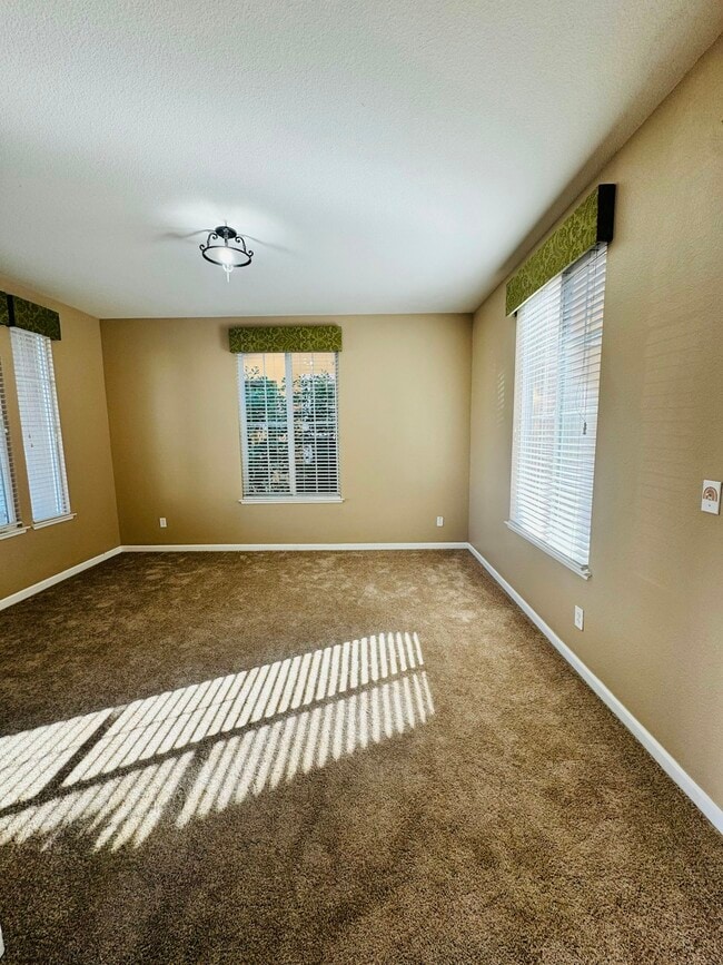 Photo - 127 W Invitar Ln