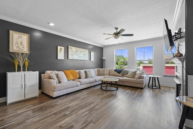 Photo - 1436 Indianola Ave