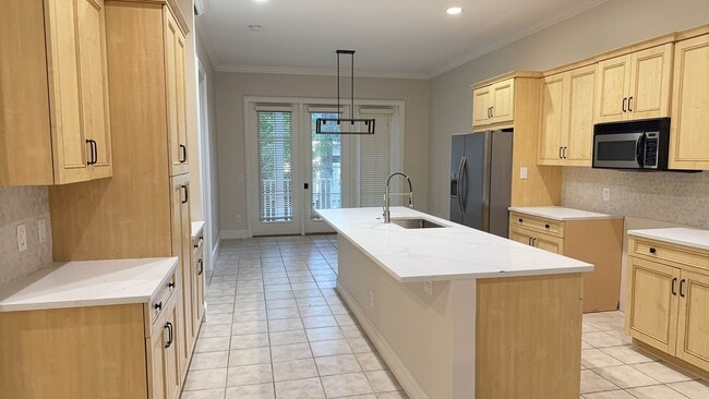 Building Photo - Newly Remodeled Home- Mid-Island Hilton Head