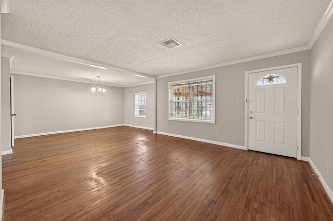 Photo - 2619 Homer St